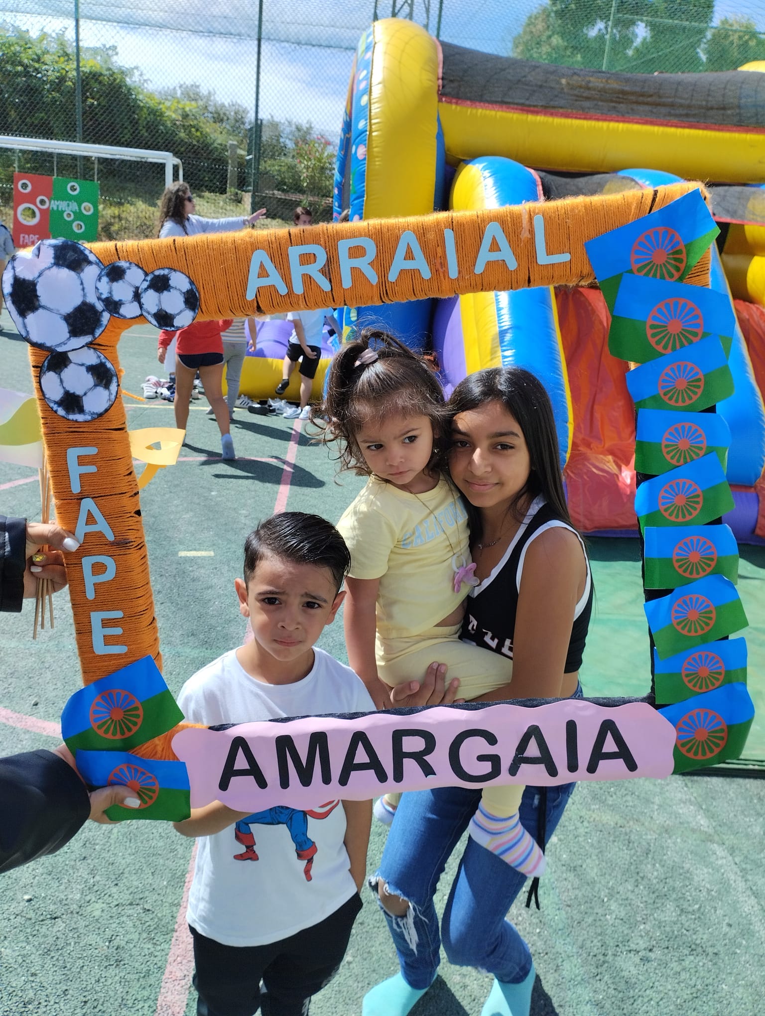 Arraial no bairro assinala despedida das férias 